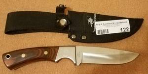 lot 122 image: WINCHESTER KNIFE WITH SHEATH (5 L)