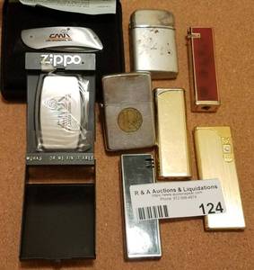 lot 124 image: LOT OF ASSORTED VINTAGE LIGHTERS AND MORE