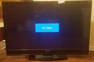 lot 129 image: INSIGNIA 39 FLAT SCREEN TV MODEL NS-39L240A13 (WORKS)
