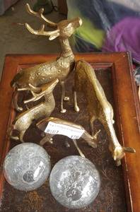 lot 176 image: LOT OF ASSORTED CHRISTMAS DECOR