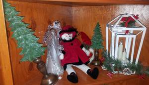 lot 184 image: LOT OF ASSORTED CHRISTMAS DECOR