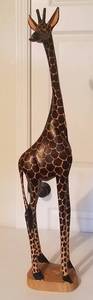 lot 187 image: LARGE SIZE GIRAFFE SCULPTURE (36H X 8W)