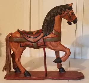 lot 191 image: LARGE SIZE HORSE SCULPTURE (24W X 22.5H)