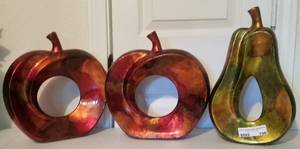 lot 196 image: LOT OF 3 GLASS FRUIT HOME DECOR ( APPLE 11W X 12H  & PEAR 7.75W X 13.5H) (BIDDING BY THE PIECE)