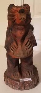 lot 198 image: LARGE SIZE WOOD CARVED BEAR SCULPTURE (18H)