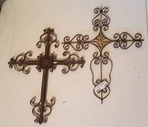 lot 199 image: LOT OF 2 METAL CROSSES (15 W x 19 H & 15.5 W x 19.5 H) (BIDDING BY THE PIECE)