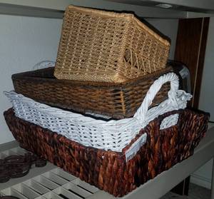 lot 200 image: LOT OF ASSORTED BASKETS