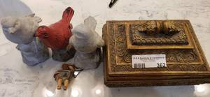 lot 362 image: LOT OF ASSORTED HOME DECOR ITEMS