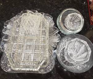 lot 398 image: LOT OF GLASS PLATTERSBOWLS AND MORE