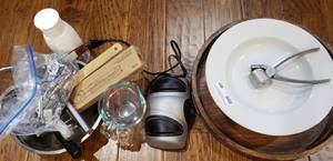 lot 407 image: LOT OF KITCHEN UTENSILS AND MISCELLANEOUS
