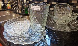 lot 409 image: FOSTORIA STYLE GLASS PLATTERS AND PITCHERS