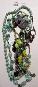 lot 423 image: LOT OF ASSORTED FASHION NECKLACES