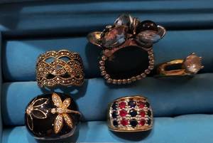 lot 435 image: LOT OF ASSORTED FASHION RINGS