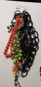 lot 437 image: LOT OF ASSORTED FASHION NECKLACES