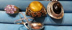 lot 439 image: LOT OF ASSORTED FASHION RINGS