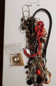 lot 441 image: LOT OF ASSORTED FASHION NECKLACES