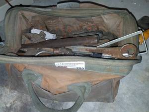 lot 220 image: LOT OF ASSORTED TOOLS IN BAG