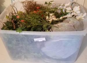 lot 223 image: LOT OF ASSORTED FLORAL BUNDLES