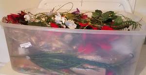lot 226 image: LOT OF ASSORTED FLORAL BUNDLES