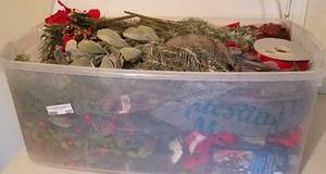 lot 227 image: LOT OF ASSORTED FLORAL BUNDLES