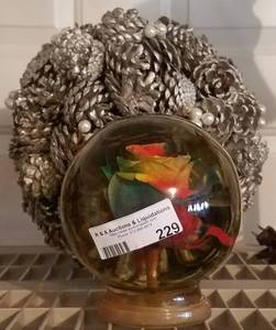 lot 229 image: LOT OF ASSORTED HOME DECOR