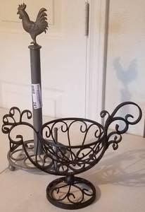 lot 241 image: LOT OF ASSORTED HOME DECOR