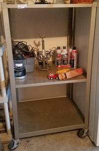 lot 246 image: 3-TIER METAL SHELF ON CASTERS (DELAYED PICK UP - AFTER 300 PM)