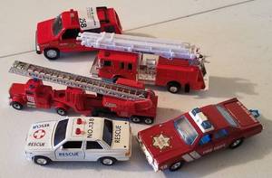 lot 258 image: VINTAGE FIRE ENGINE TOY TRUCKS AND FIRE DEPT. CARS