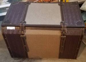 lot 269 image: VINTAGE STORAGE TRUNK  CHEST