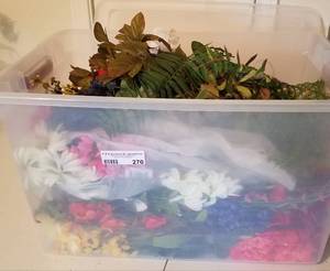 lot 270 image: LOT OF ASSORTED FLORAL BUNDLES