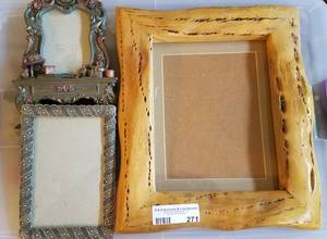 lot 271 image: LOT OF ASSORTED PICTURE FRAMES