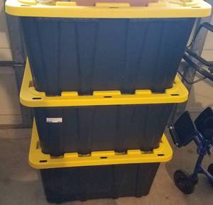 lot 297 image: LOT OF 3 STORAGE CONTAINERS WITH LIDS