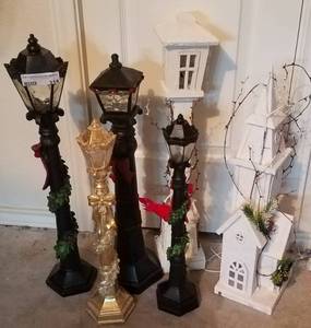 lot 314 image: LOT OF DECOR LIGHT POLES AND CHURCH