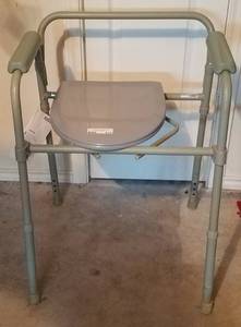 lot 315 image: PORTABLE TOILET