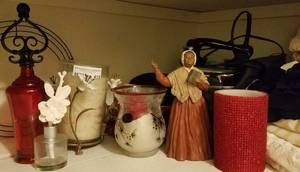 lot 415 image: LOT OF ASSORTED HOME DECOR AND MORE