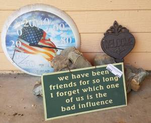 lot 463 image: LOT OF PATIO DECOR