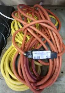 lot 505 image: LOT OF 2 EXTENSION CORDS (BIDDING BY THE PIECE)
