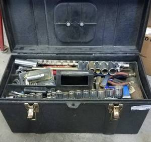 lot 510 image: TOOL BOX WITH CONTENTS