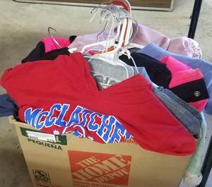 lot 519 image: LOT OF SHIRTS  CLOTHING