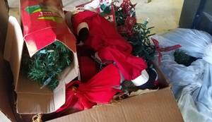 lot 521 image: LOT OF CHRISTMAS DECOR