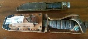 lot 538 image: VINTAGE KNIVES WITH SHEATS (BIDDING BY THE PIECE)