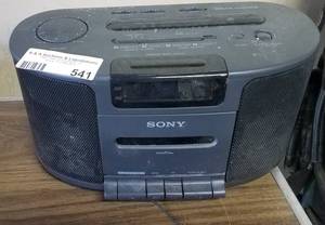 lot 541 image: VINTAGE SONY DREAM MACHINE SYSTEM