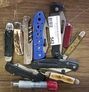 lot 542 image: LOT OF ASSORTED VINTAGE POCKET KNIVES