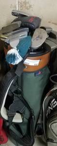 lot 558 image: GOLF CLUB BAG WITH 19 ASSORTED CLUBS (BIDDING BY THE  PIECE)