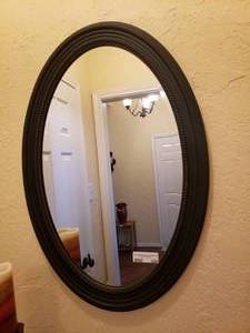 lot 326 image: OVAL WALL MIRROR (21 W x 30 12 H)