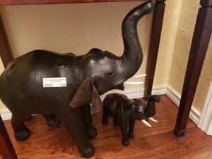 lot 328 image: LOT OF ELEPHANT SCULPTURES