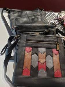 lot 370 image: LOT OF ASSORTED HANDBAGSPURSES