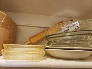 lot 379 image: LOT OF GLASS BAKING DISHES