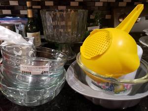 lot 401 image: LOT OF DISHES AND MORE