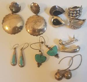 lot 597 image: 925 SILVER EARRING SETS (BIDDING BY THE SET)